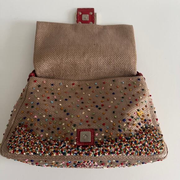 Fendi Selleria raffia floral embroidered mamma baguette. - Picture 3 of 10